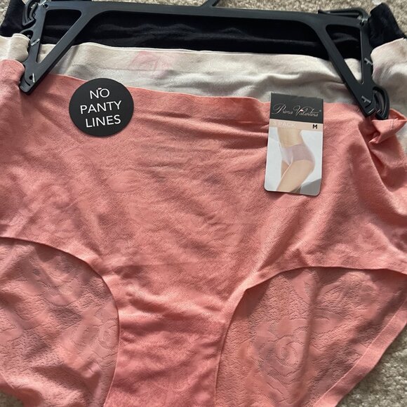 Prima Valentina New and a set, Comes with hanger and tags, Medium size - Picture 1 of 3